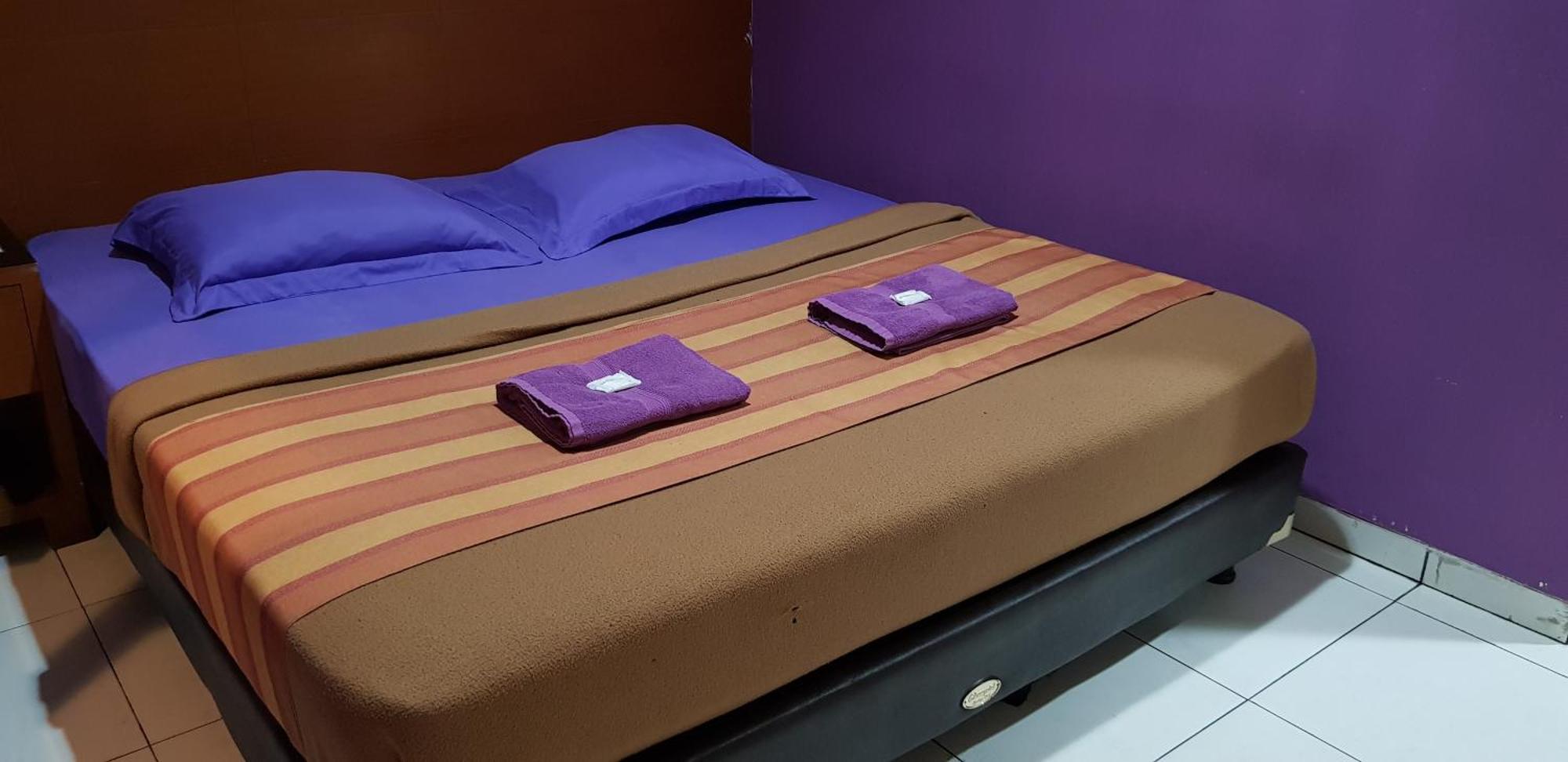 Hotel Dequr Jakarta Kota Bilik gambar